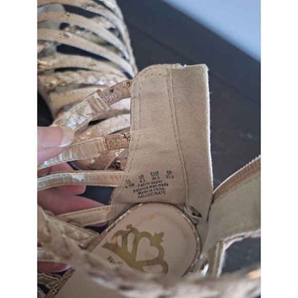 Fergalicious Faux Snakeskin Tan/Gold Hallucinate Heels/Pre-Owned,Size 6.5M - Picture 8 of 9